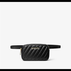 🌷MICHAEL KORS
Rose Quilted Convertible Belt Bag🌷